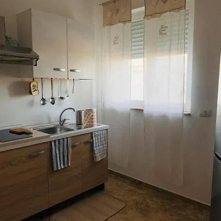 ベッド・アンド・ブレックファスト Esperanto